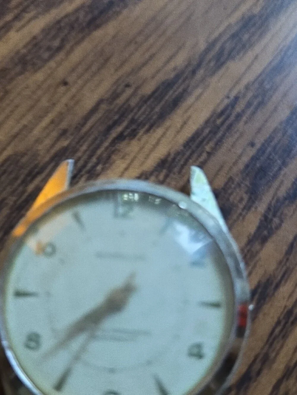 Vintage Montre Luxe Round Silver Tone Wrist Watch — Cream Dial